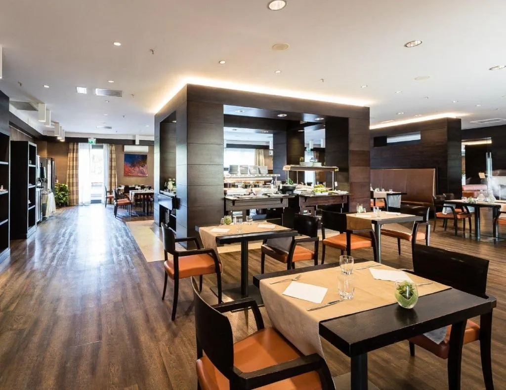 Restaurant, Crowne Plaza Milan Malpensa Airport, Milan
