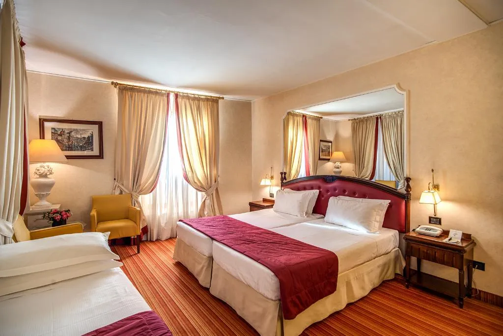 TRIPLE STANDARD Room, Colonna Palace, Rome