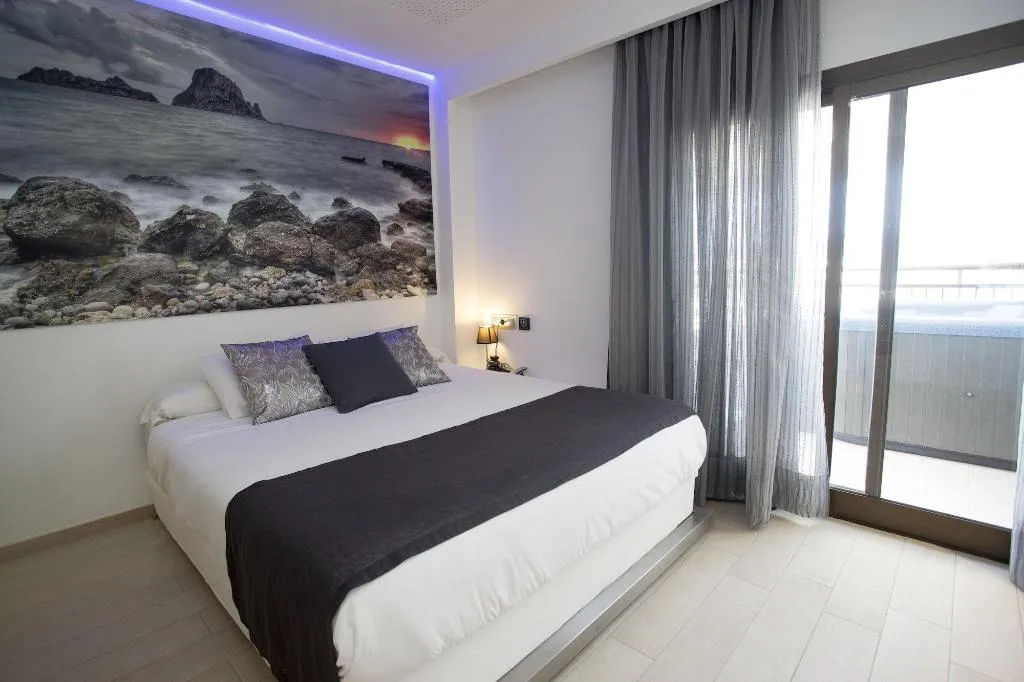 Room, Orosol, Ibiza