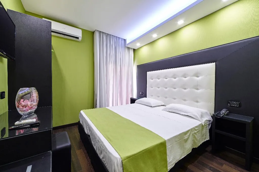 Double or Twin WITH BALCONY Room, Style Caserta, Naples