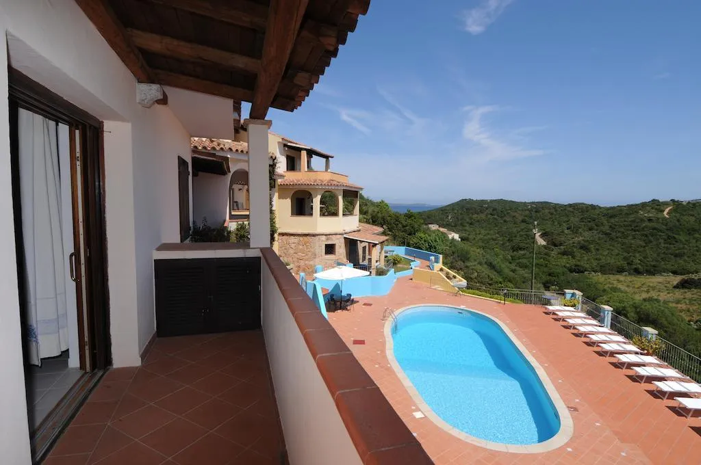 APARTMENT POOL VIEW TWO BEDROOMS Room, Vallemare Residence E Residenza, Olbia