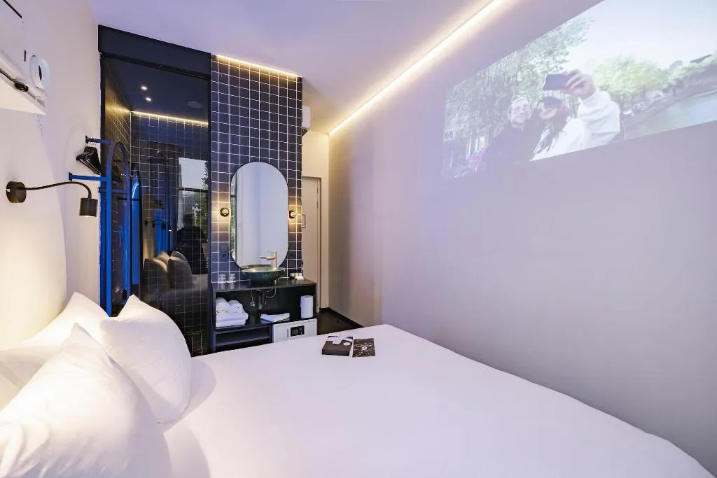 Room, Mr. Monkey Amsterdam, Amsterdam