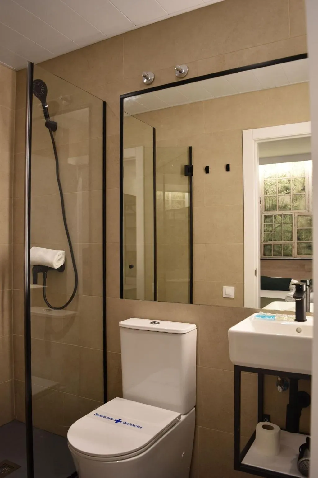 TWIN WITH BALCONY Room, Casp Green House, Barcelona