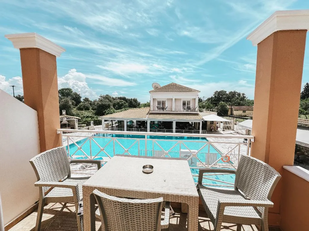 TRIPLE SUPERIOR POOL VIEW Room, Kavos Plaza, Corfu