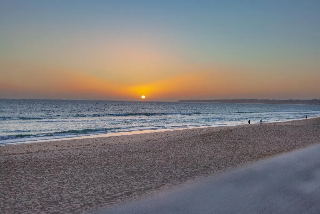 Beach, Wine & Books by the sea - Algarve Resort, Algarve