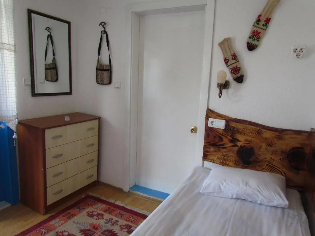 Room, Amazon Antique, Izmir