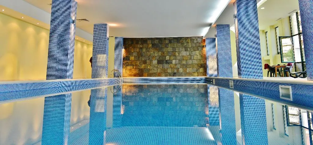Pool, Marvel, Bourgas