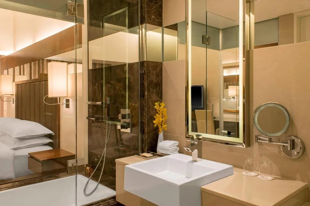 DOUBLE SUPERIOR CITY VIEW Room, Sheraton Dubai Mall of the Emirates Hotel, Dubai