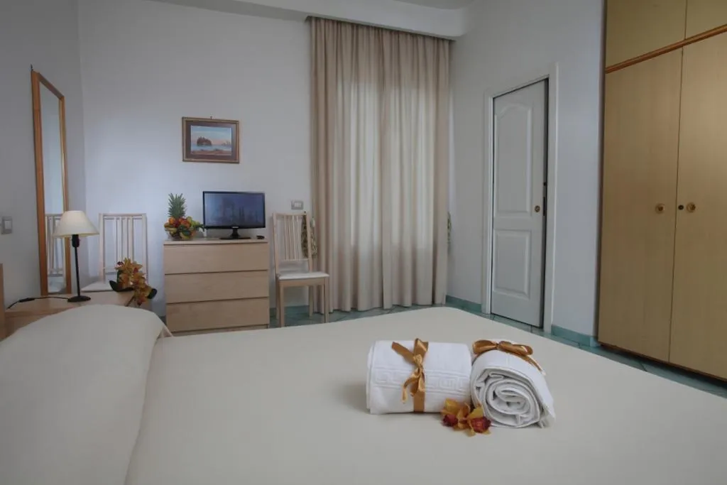 QUADRUPLE STANDARD Room, Hotel Matarese, Naples