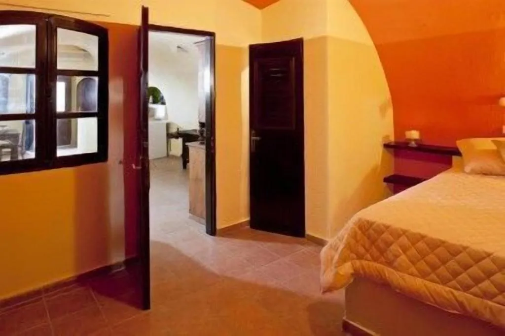 SUITE THREE BEDS Room, Lava Suites & Lounge, Santorini