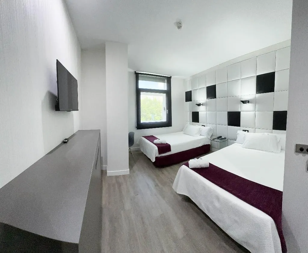 TRIPLE STANDARD Room, Avenida de España, Madrid