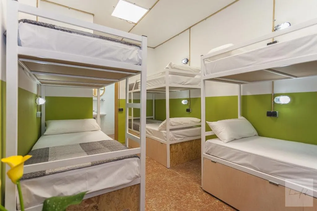 Room, Neptuno Hostal, Costa Brava