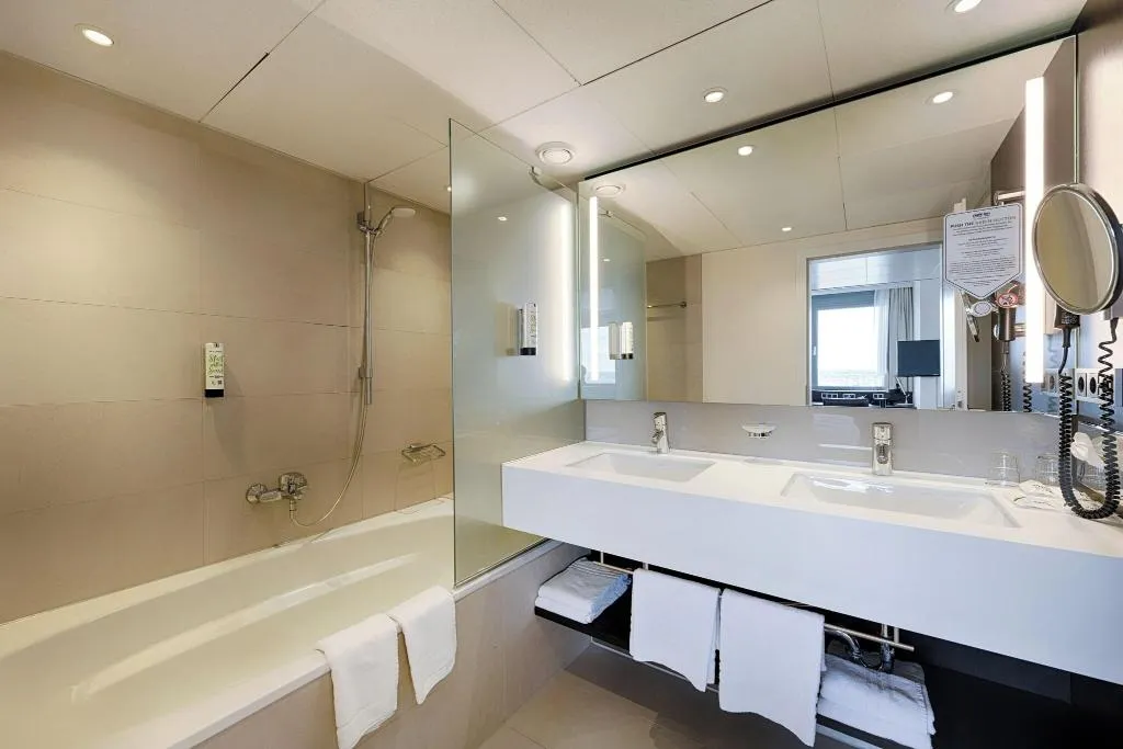 Room, Park Inn by Radisson Berlin Alexanderplatz, Berlin
