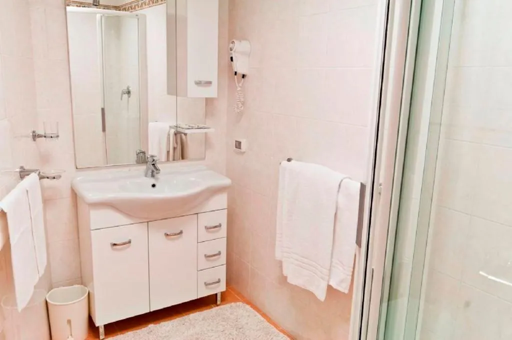 TRIPLE STANDARD Room, Priscilla, Rome