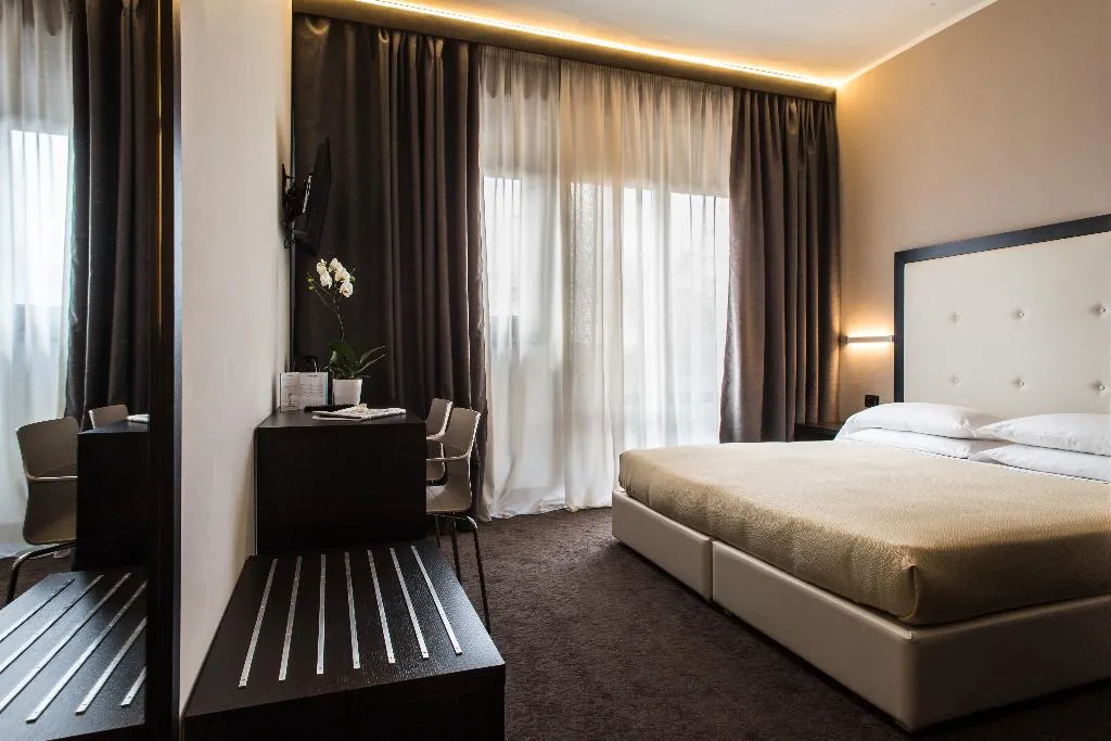 DOUBLE SUPERIOR Room, Mirage, Florence