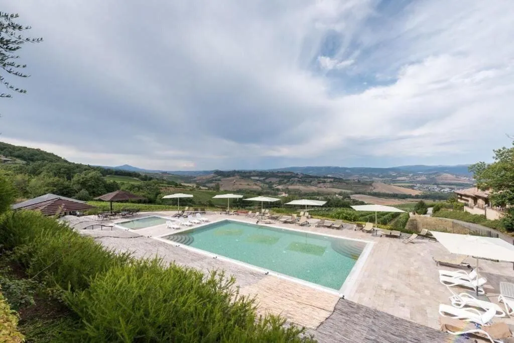 Pool, Altarocca Wine Resort, Perugia