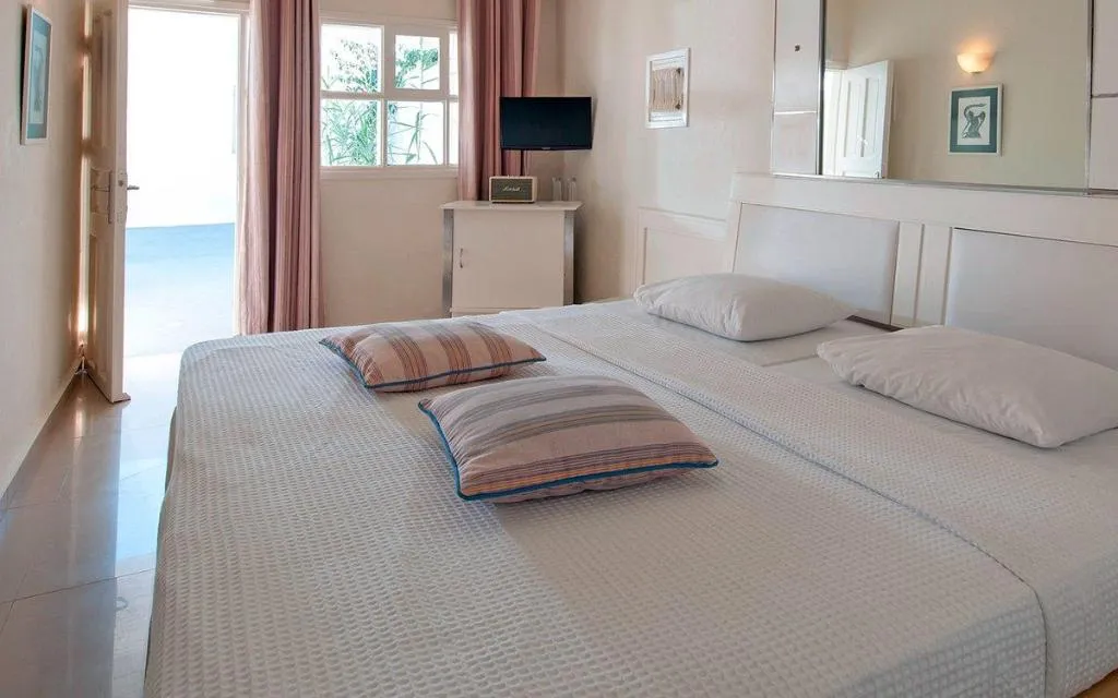 Double or Twin SEA VIEW Room, Anemos beach lounge, Santorini