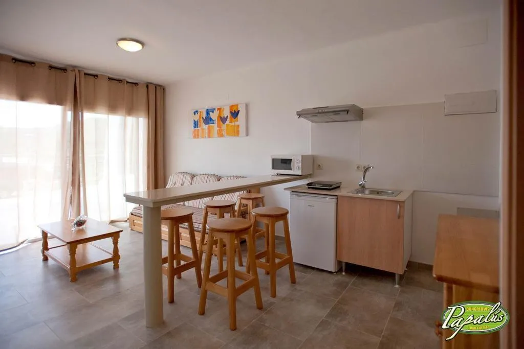 BUNGALOW CAPACITY 4 TWO BEDROOMS Room, Bungalow Papalus, Costa Brava