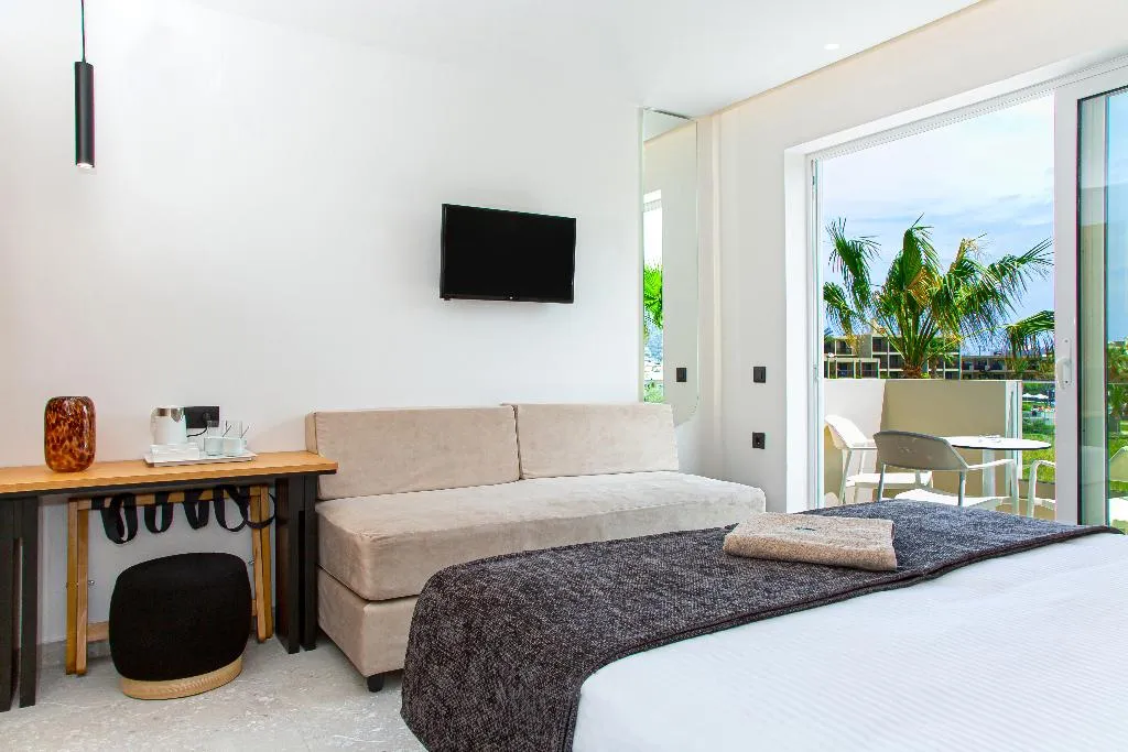 TRIPLE SUPERIOR WITH BALCONY Room, Aeolos Beach, Crete