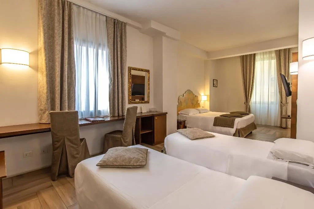 QUADRUPLE STANDARD Room, Machiavelli Palace, Florence
