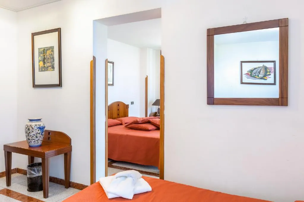 QUADRUPLE ECONOMY Room, Villa D'Amato, Palermo