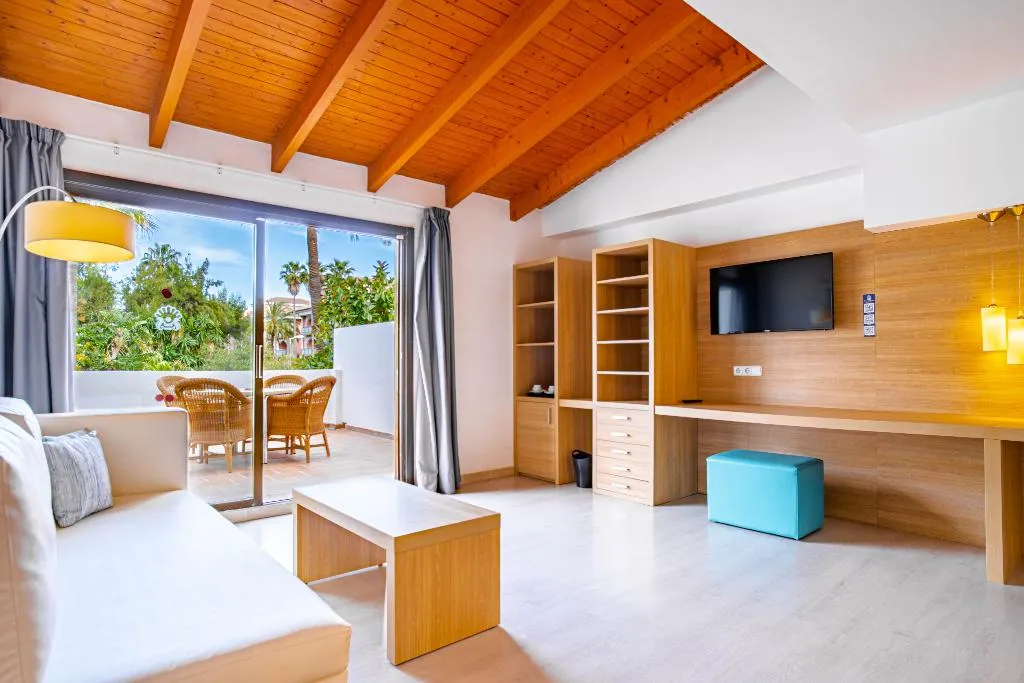 JUNIOR SUITE WITH TERRACE Room, Bahia de Alcudia Hotel & Spa, Majorca