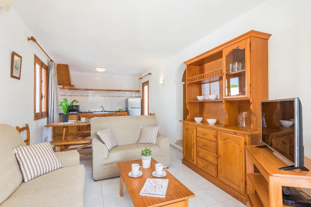 APARTMENT TWO BEDROOMS Room, Las Palmeras n 5, Menorca