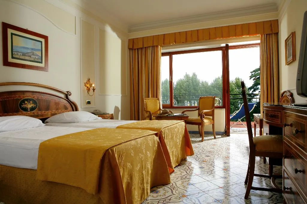 Double or Twin GARDEN VIEW Room, Grand Hotel De La Ville, Naples