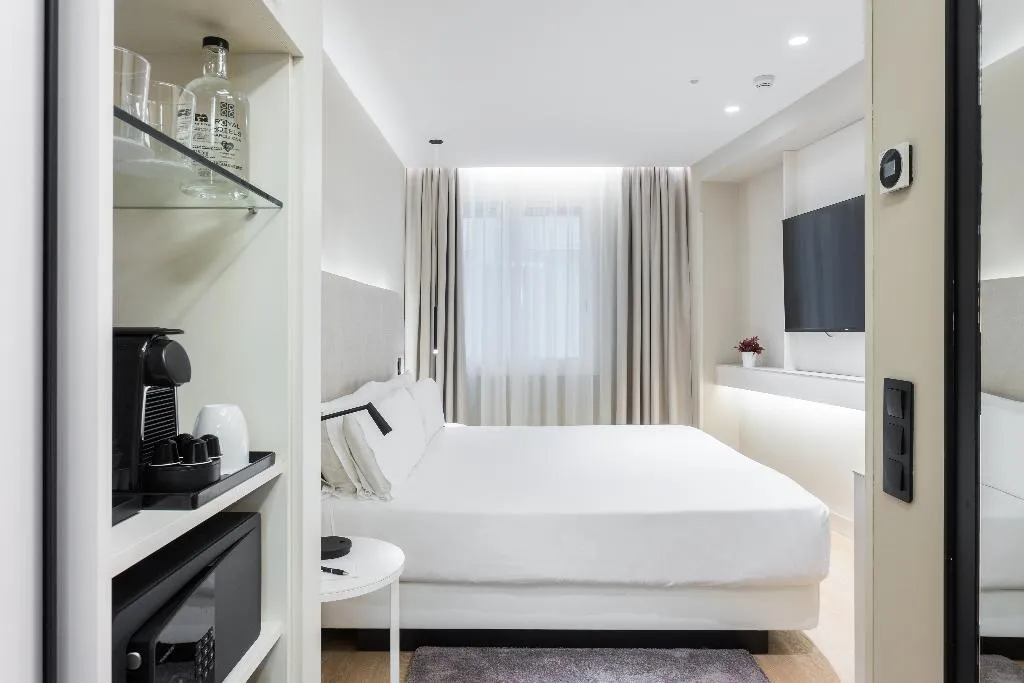 FAMILY ROOM SUPERIOR Room, Royal Ramblas, Barcelona