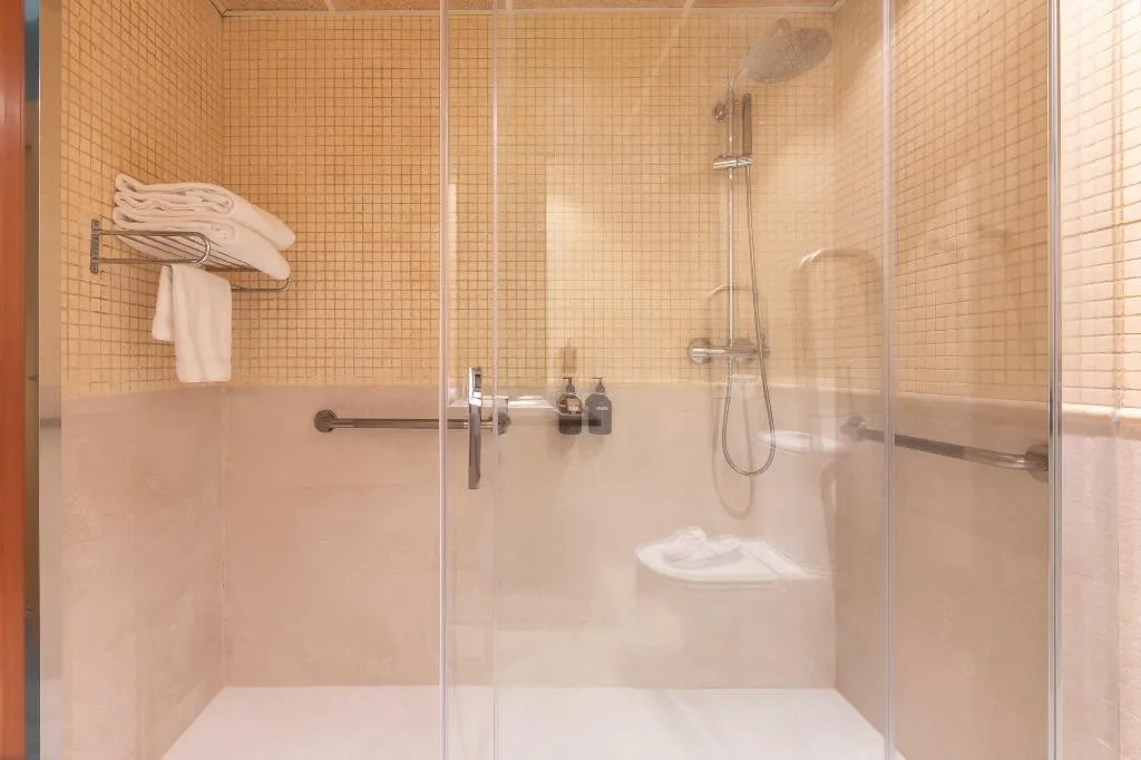 TRIPLE SUPERIOR Room, Hotel Sant Just, Barcelona