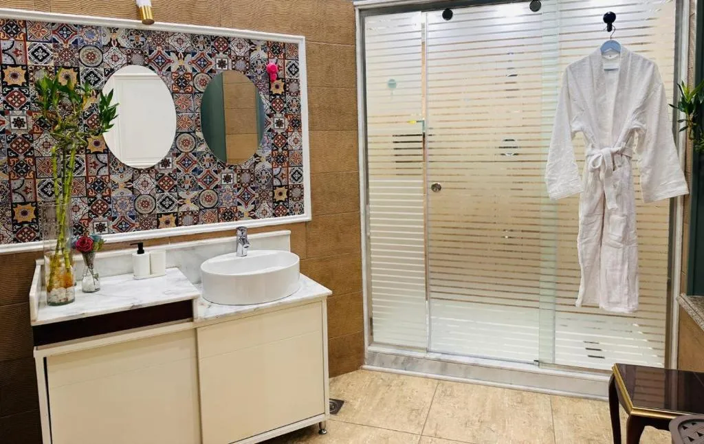 DOUBLE STANDARD Room, Ga Plus, Cairo