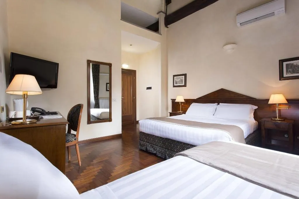 Room, Teatro Pace 33, Rome