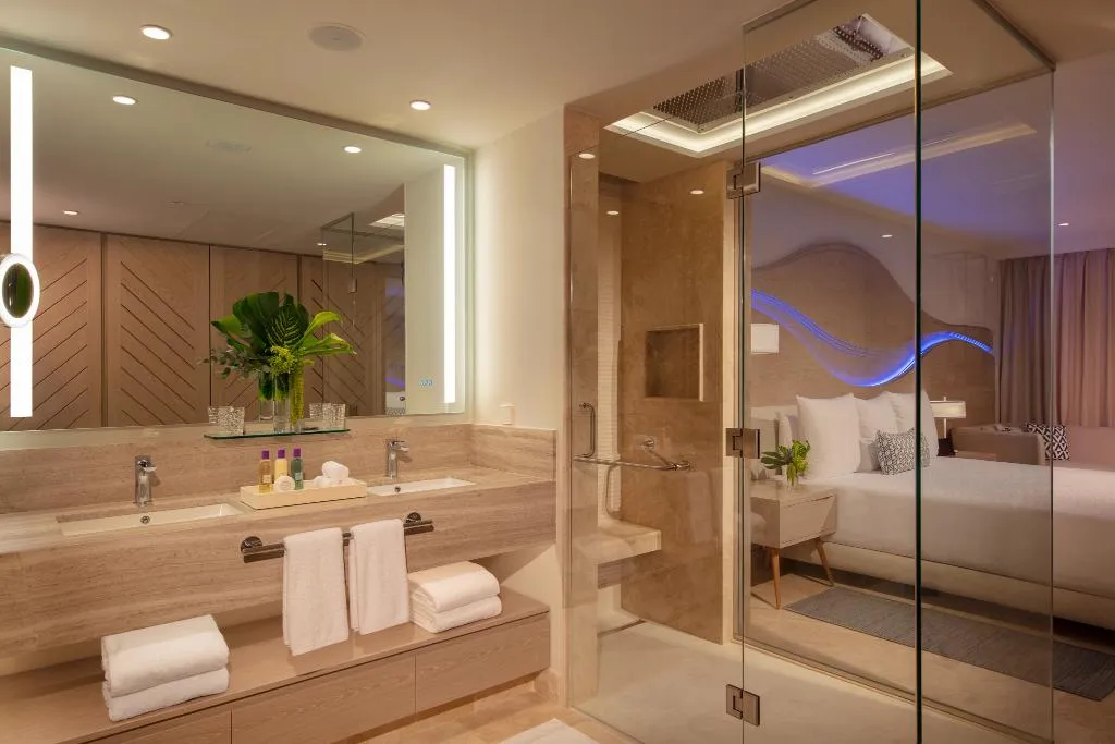 JUNIOR SUITE LAGOON VIEW Room, Breathless Cancun Soul Resort & Spa, Cancun Area
