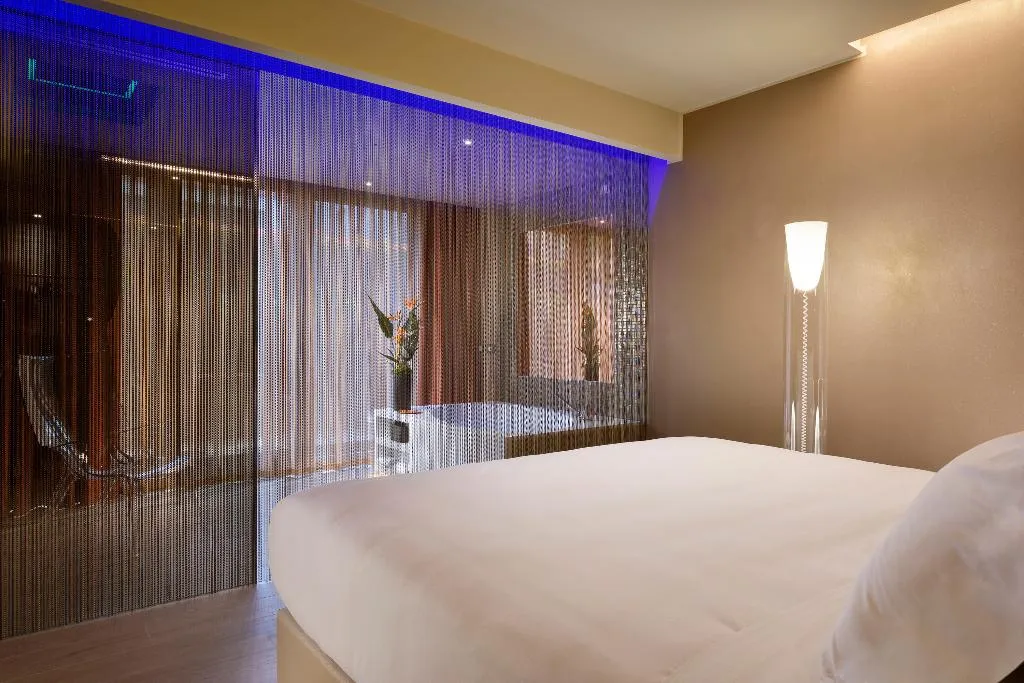JUNIOR SUITE GARDEN VIEW Room, Milan Suite Hotel, Milan