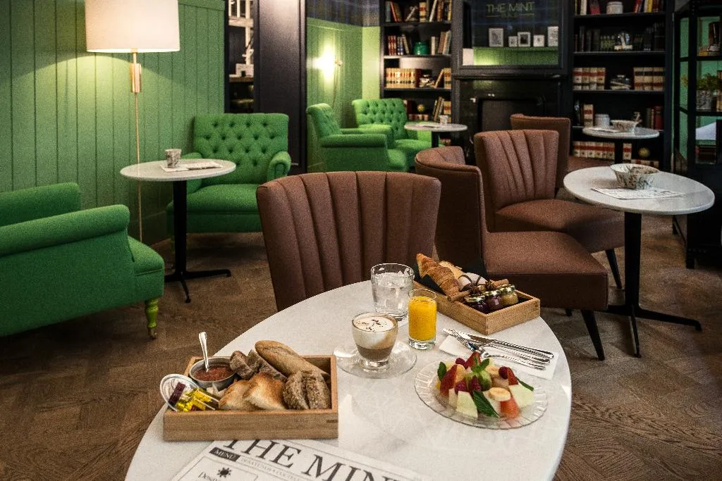 Bar, Vincci The Mint, Madrid