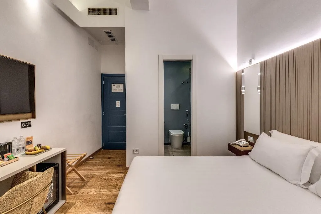 Double or Twin SUPERIOR Room, Relais Trevi 95 Boutique Hotel, Rome