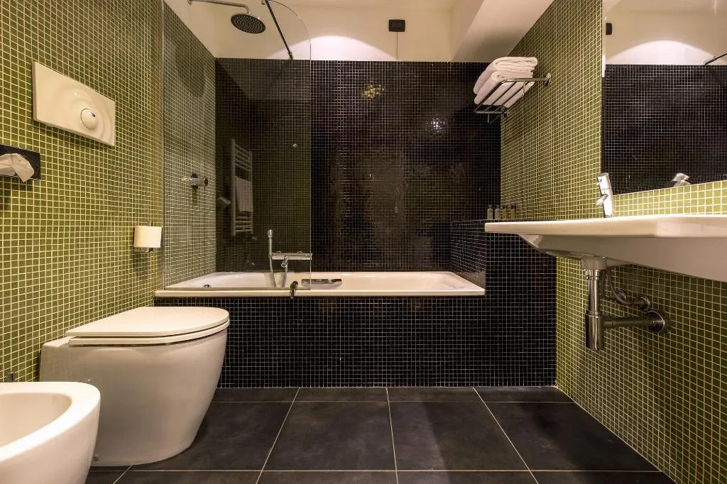 Room, 43 Station Hotel, Milan