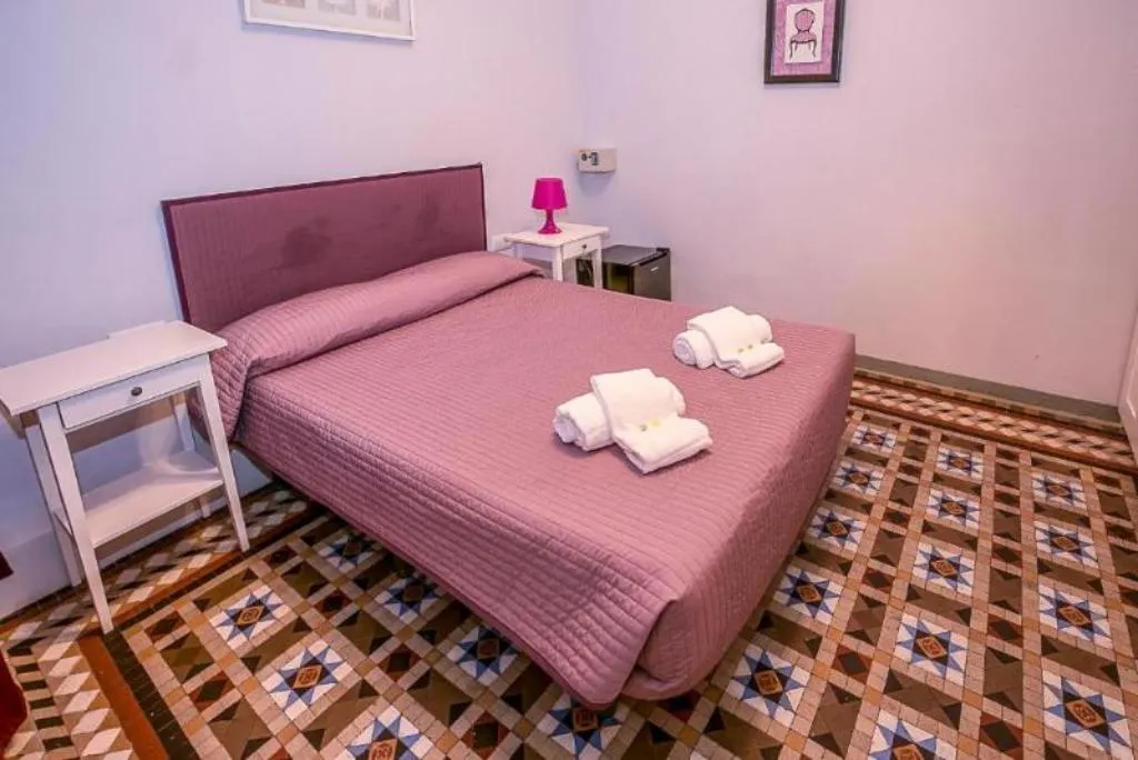 DOUBLE WITH SHARED BATHROOM Room, Hostal Balmes Centro, Barcelona
