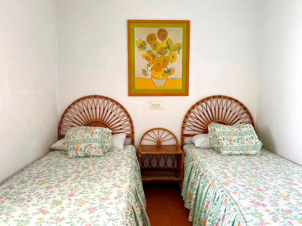 Room, Hesperia, Costa Dorada