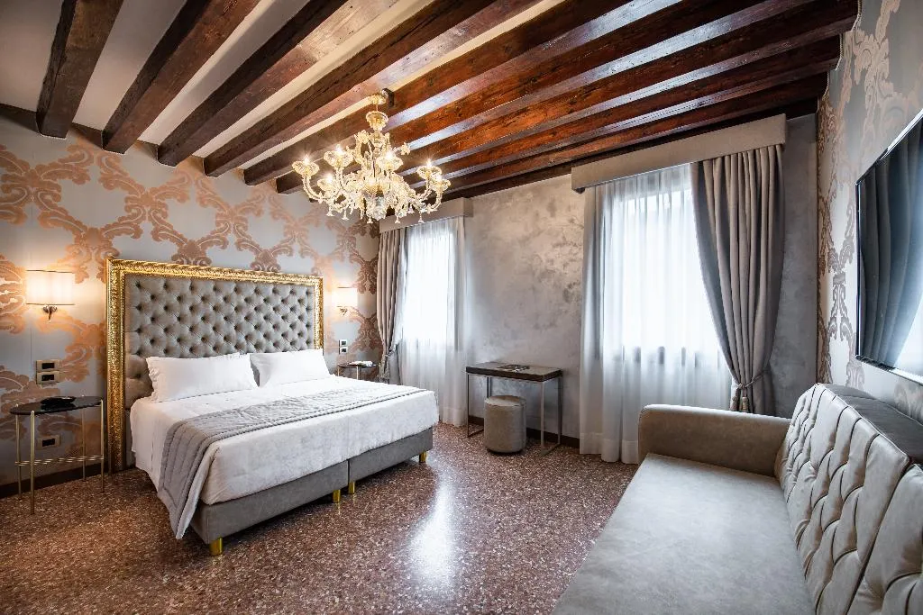 General view, Palazzo San Lorenzo, Venice