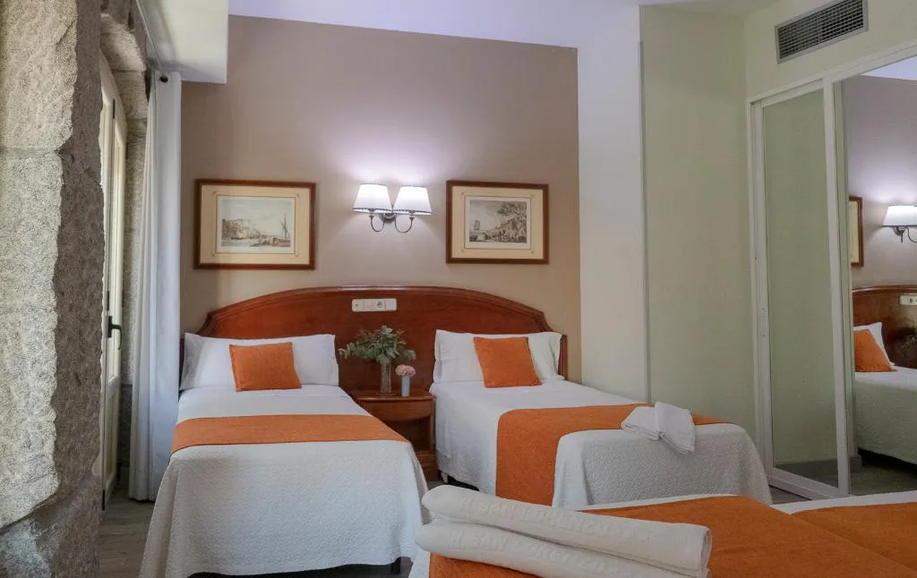 QUADRUPLE STANDARD Room, San Lorenzo, Madrid