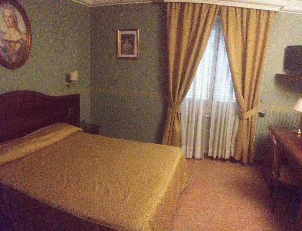 Room, Hotel Al Boschetto, Naples