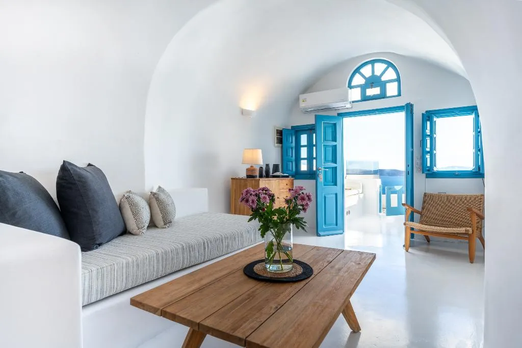 CAVE WITH VIEWS Room, Nano Villa Oia, Santorini