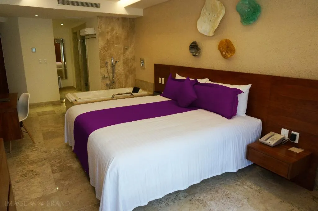 SUITE DELUXE WITH JACUZZI Room, Senses Quinta Avenida by Artisan, Playa Del Carmen