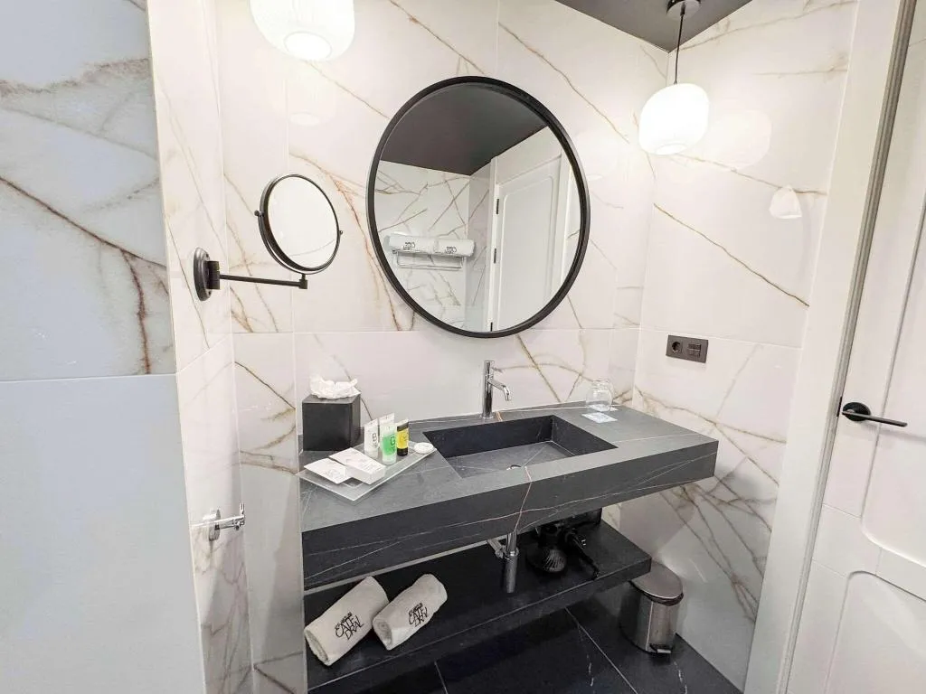 JUNIOR SUITE QUEEN SIZE BED Room, Barcelona Catedral, Barcelona