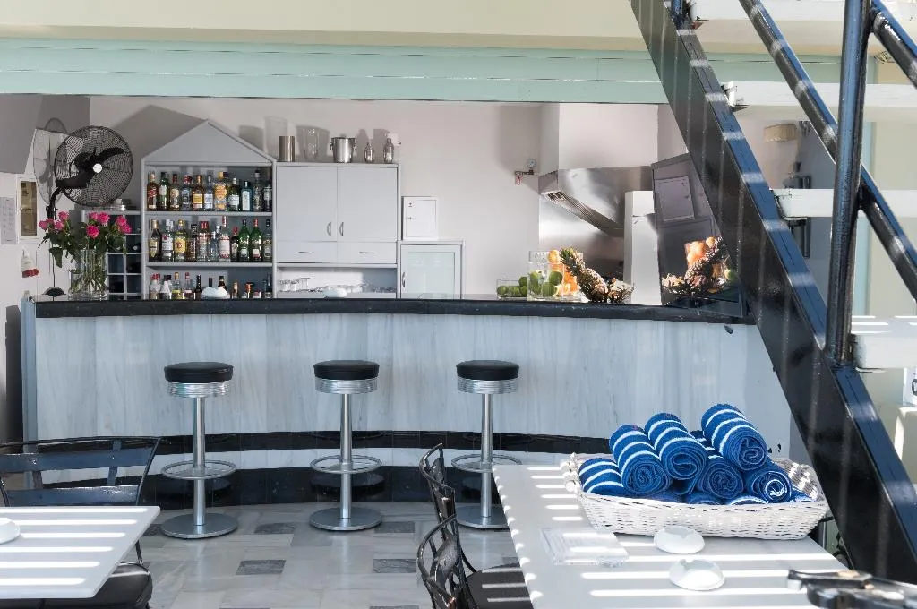 Bar, Alantha Apts, Crete