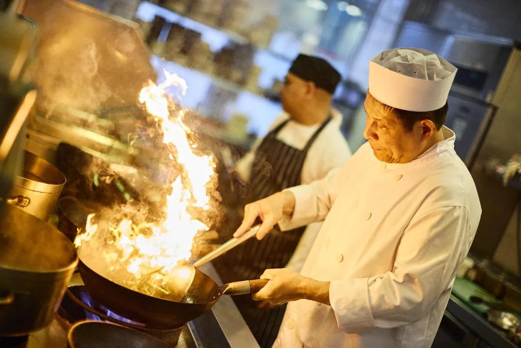 Restaurant, Crowne Plaza Dubai Marina, Dubai