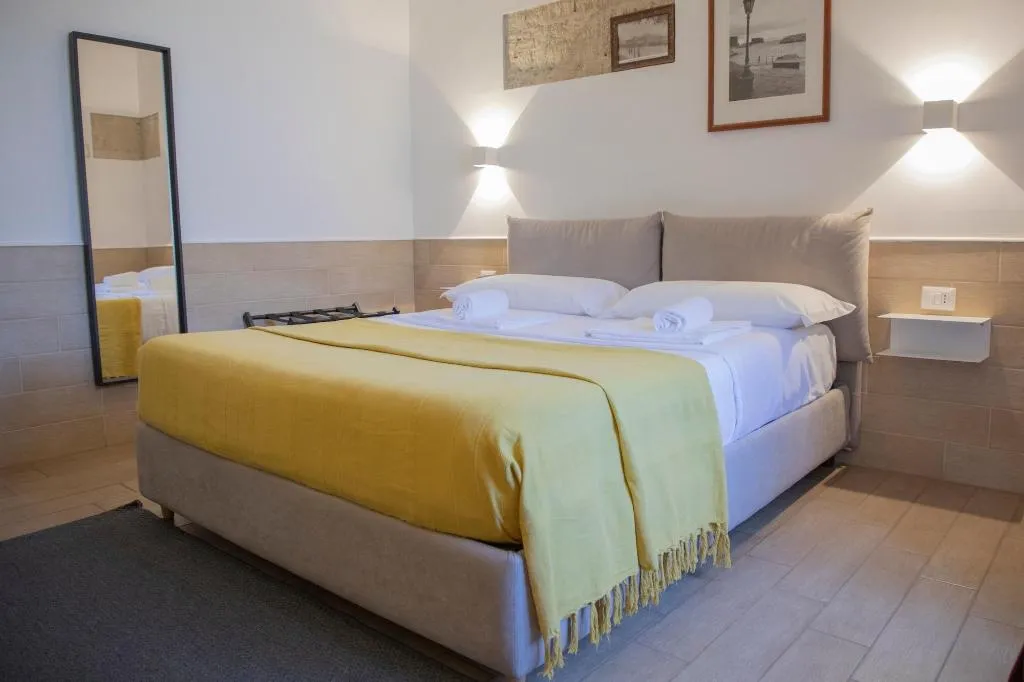 Room, Hotel H22, Naples