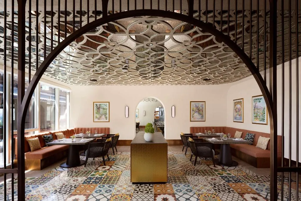 Restaurant, Avani Plus Palm View Dubai Hotel and Suites, Dubai