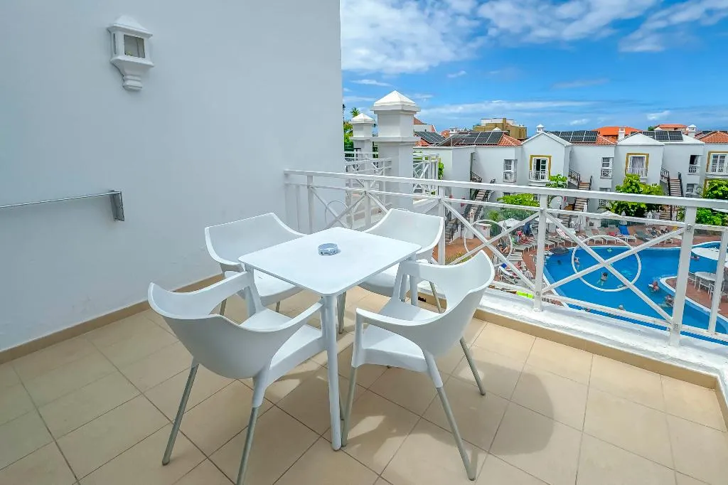 Room, Parque del Sol, Tenerife